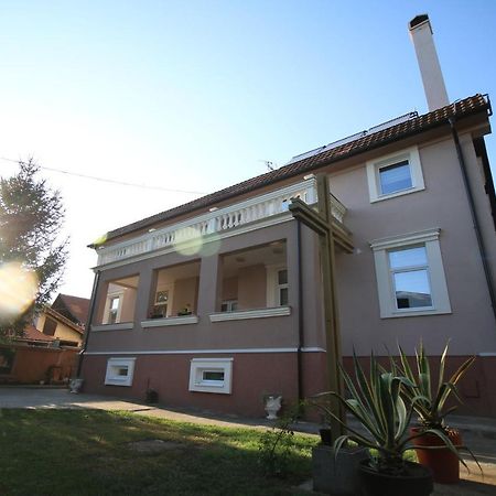 Hostel Teresianum Aleksinac Exterior photo